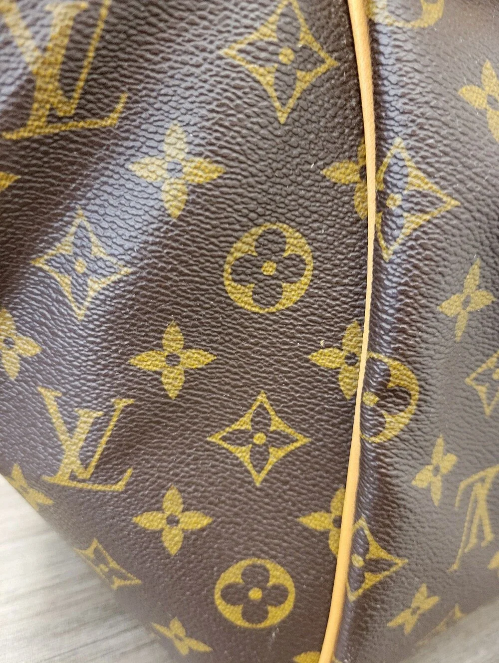 Louis Vuitton Tivoli GM Tote Bag